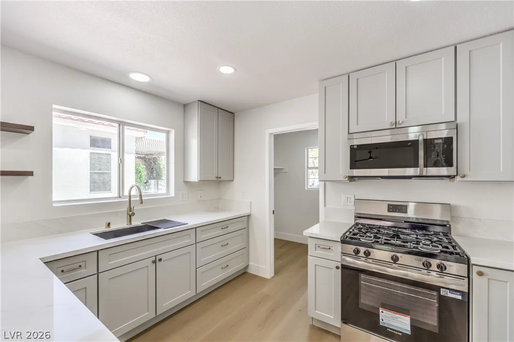 7313 Wandering, Las Vegas, NV 89131