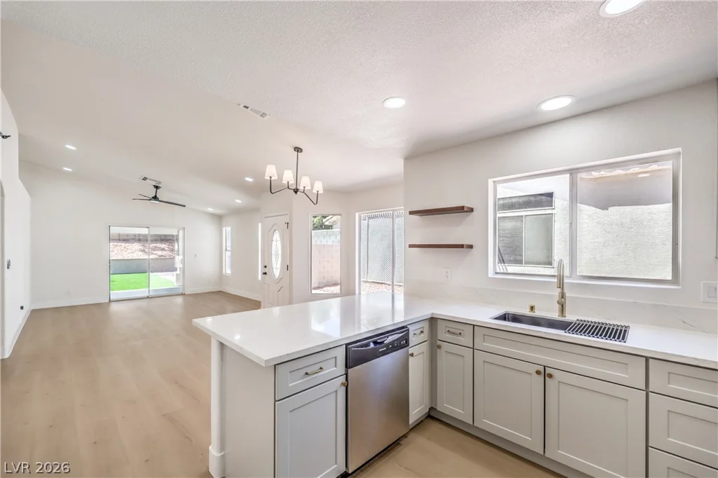 7313 Wandering, Las Vegas, NV 89131