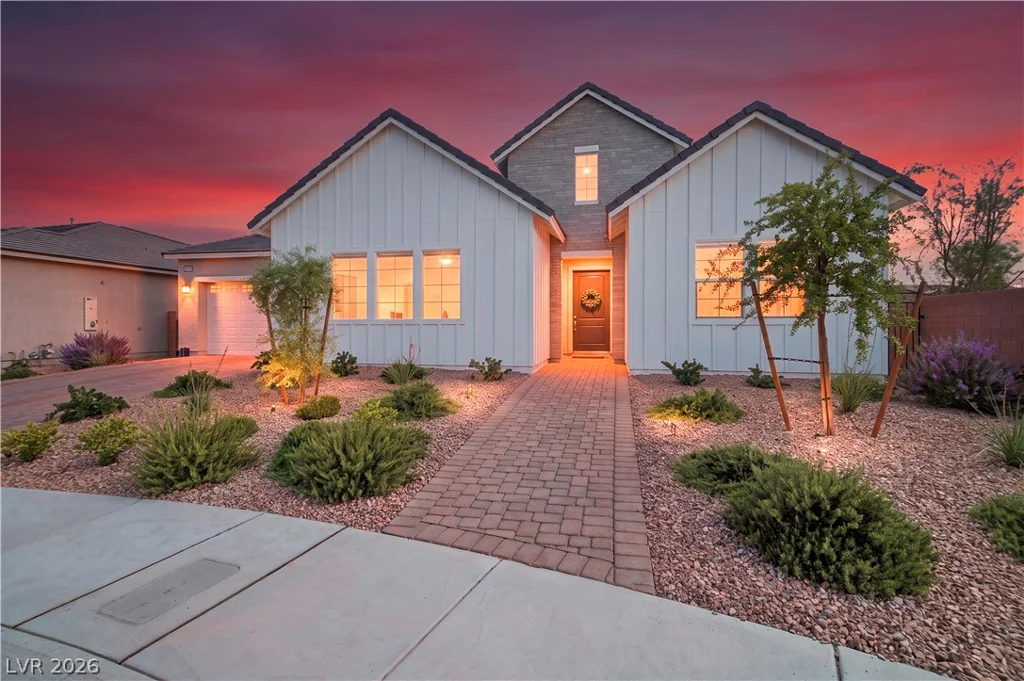 5745 Golden Chase, Las Vegas, NV 89131