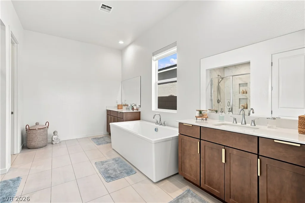 5745 Golden Chase, Las Vegas, NV 89131