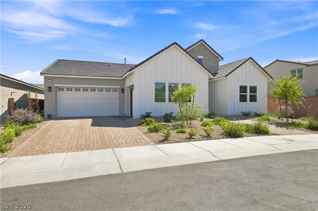 5745 Golden Chase, Las Vegas, NV 89131