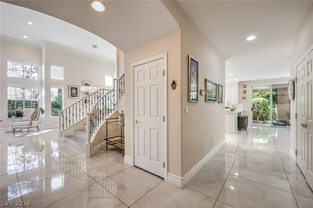 10201 Owls Peak, Las Vegas, NV 89144