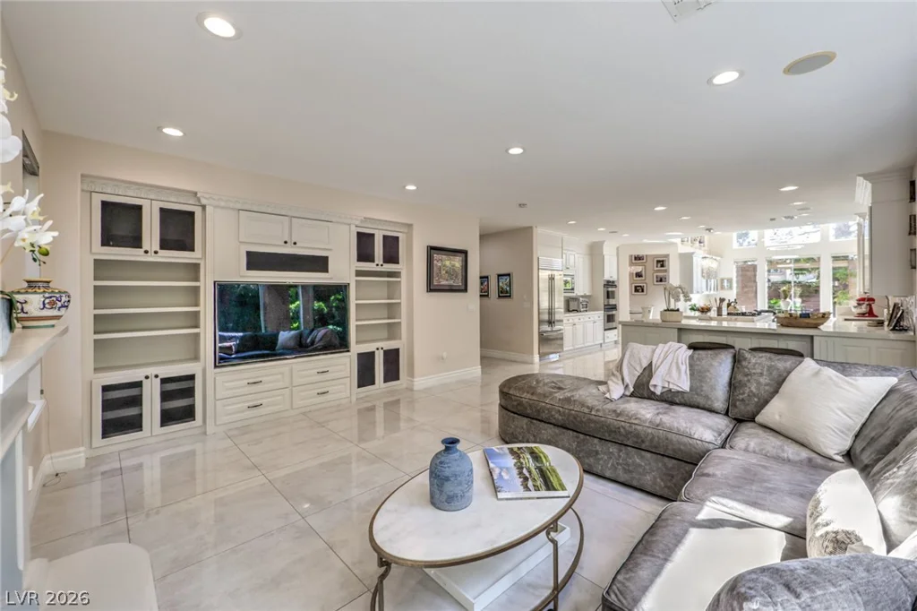 10201 Owls Peak, Las Vegas, NV 89144