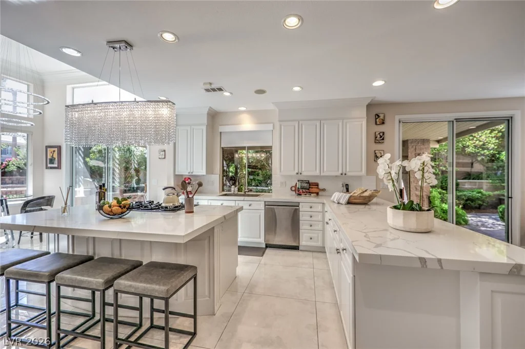 10201 Owls Peak, Las Vegas, NV 89144