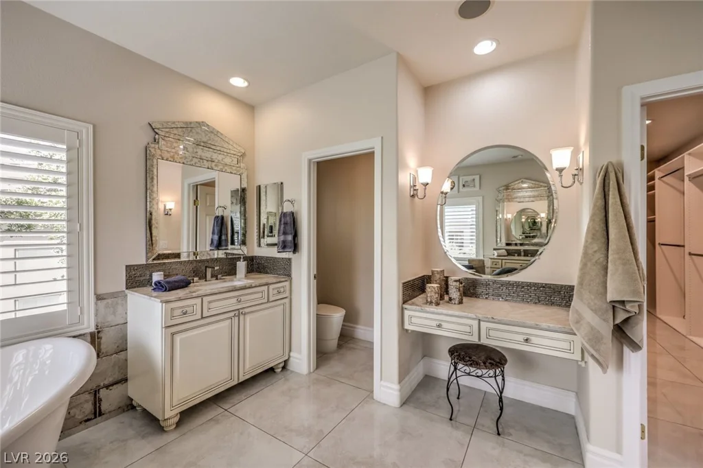 10201 Owls Peak, Las Vegas, NV 89144