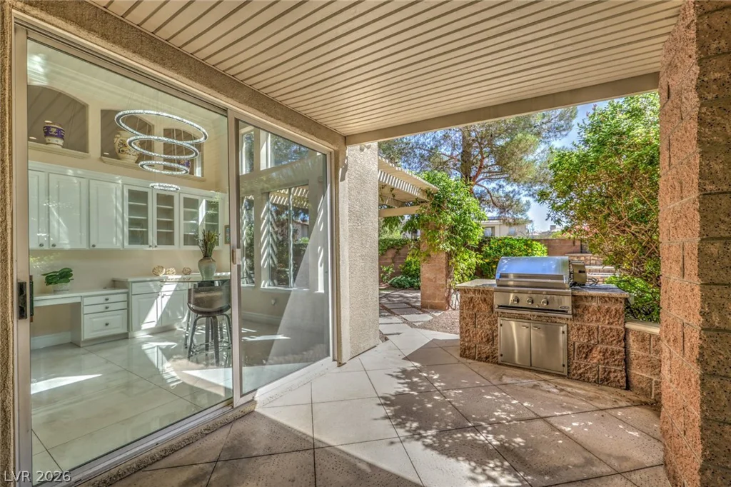 10201 Owls Peak, Las Vegas, NV 89144
