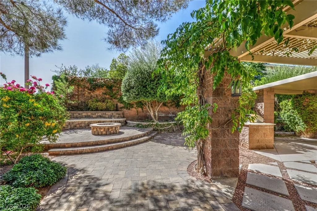 10201 Owls Peak, Las Vegas, NV 89144