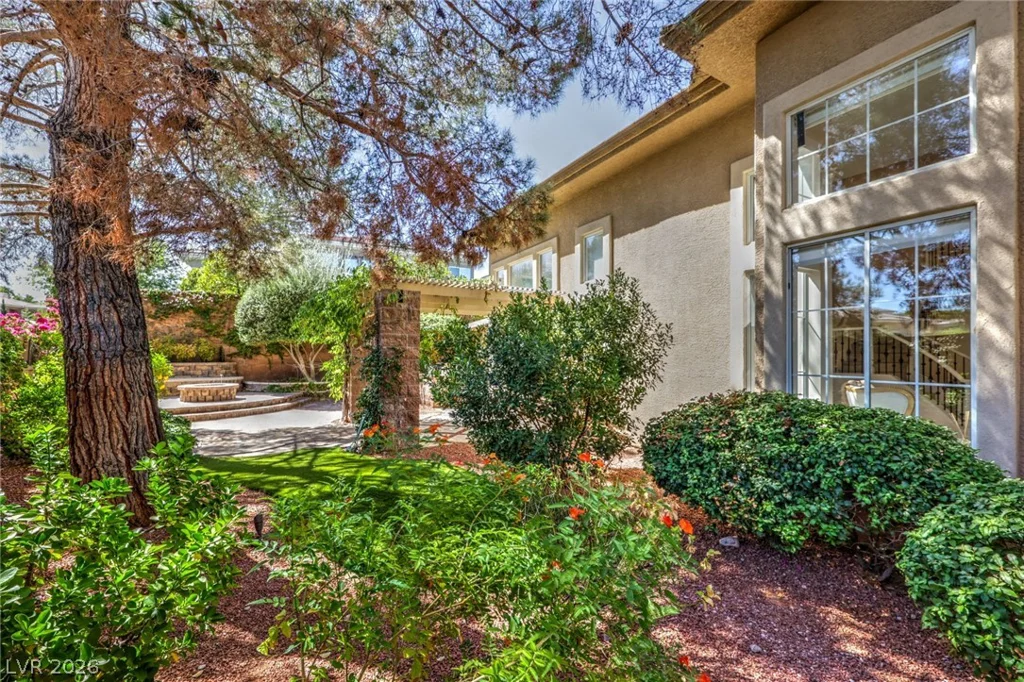 10201 Owls Peak, Las Vegas, NV 89144