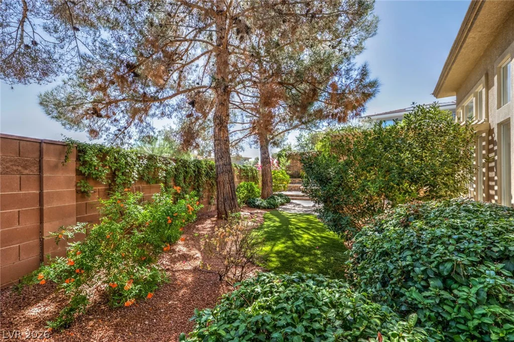 10201 Owls Peak, Las Vegas, NV 89144