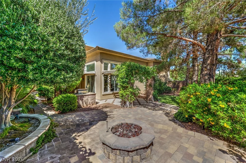 10201 Owls Peak, Las Vegas, NV 89144