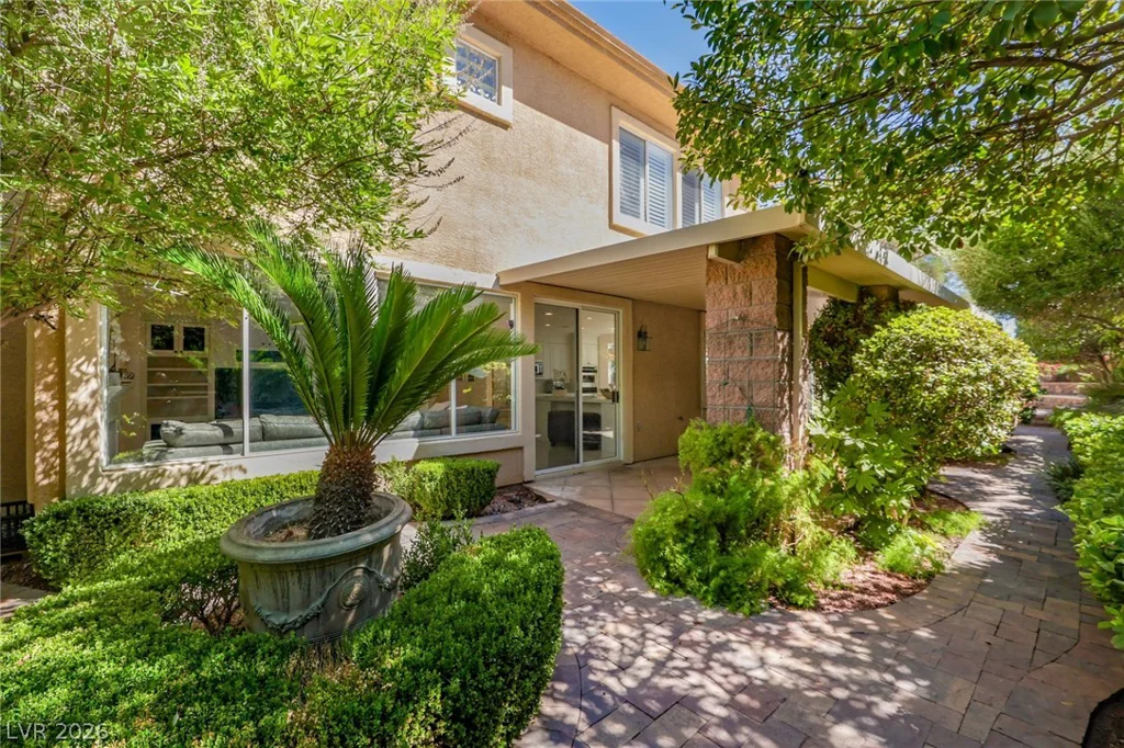10201 Owls Peak, Las Vegas, NV 89144