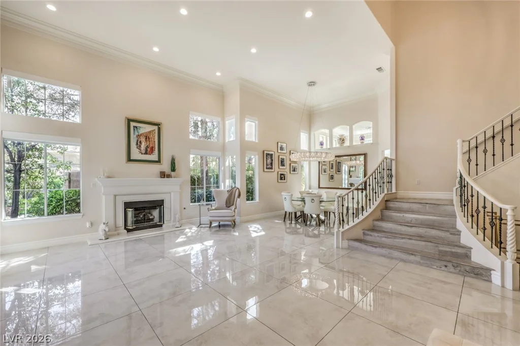 10201 Owls Peak, Las Vegas, NV 89144