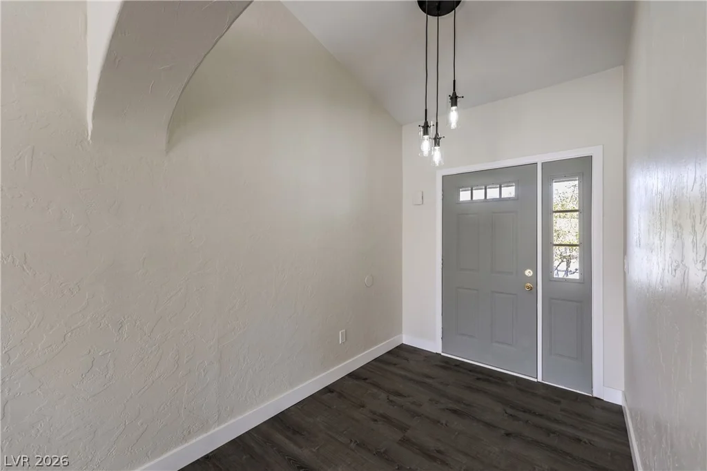 881 Lone Pine, Pahrump, NV 89048