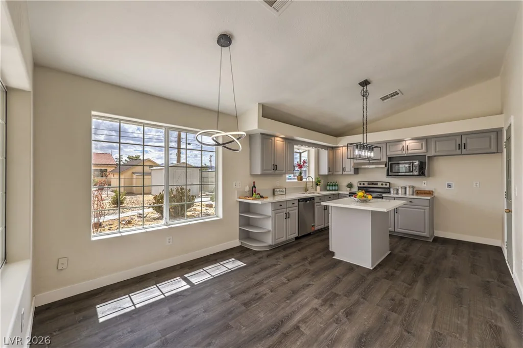 881 Lone Pine, Pahrump, NV 89048