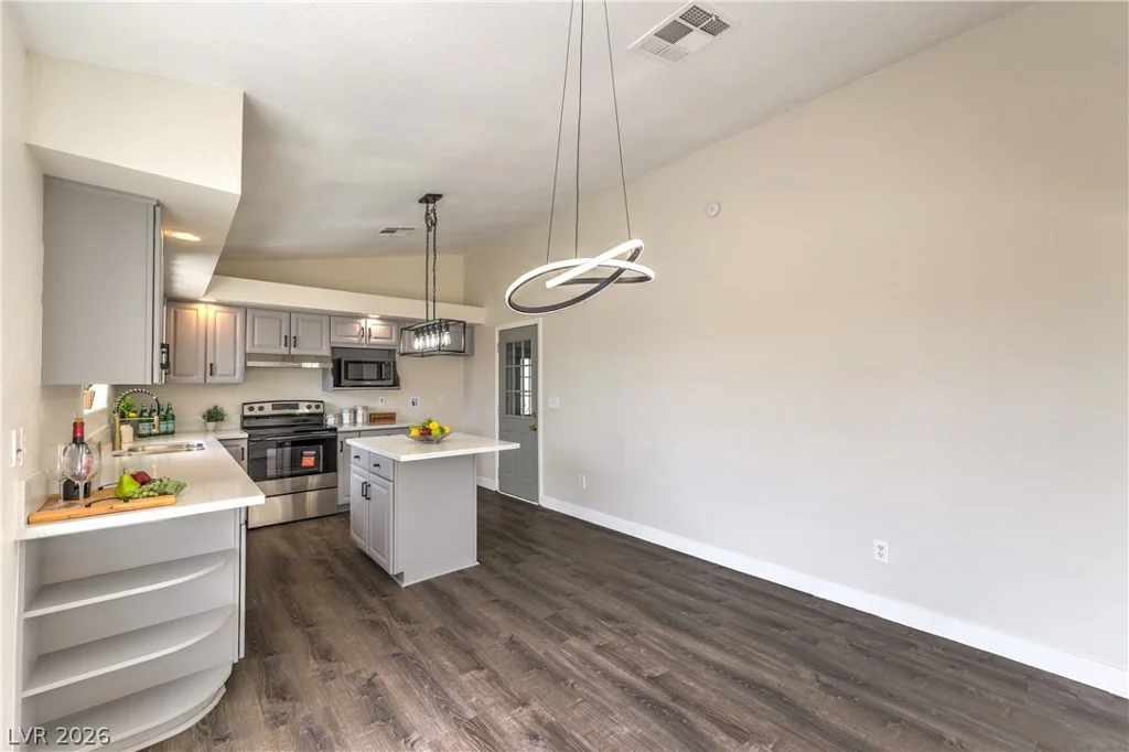 881 Lone Pine, Pahrump, NV 89048
