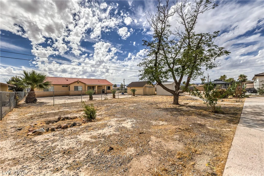 881 Lone Pine, Pahrump, NV 89048