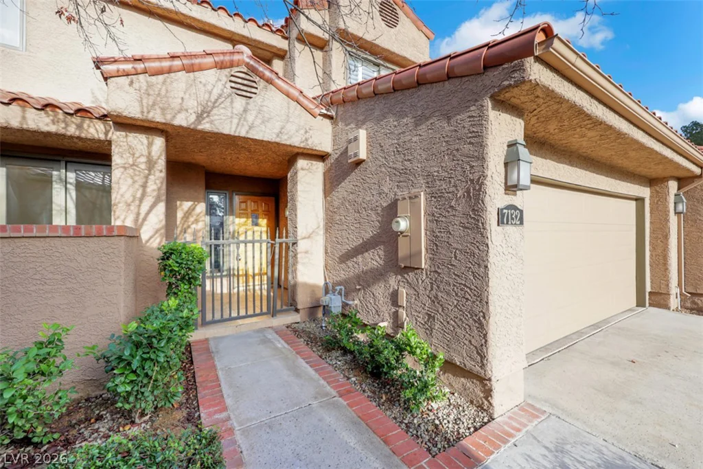 7132 Mission Hills, Las Vegas, NV 89113
