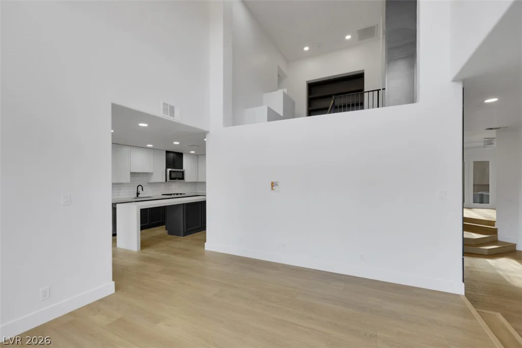 7132 Mission Hills, Las Vegas, NV 89113