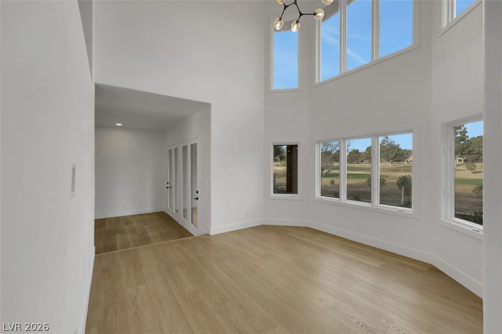 7132 Mission Hills, Las Vegas, NV 89113