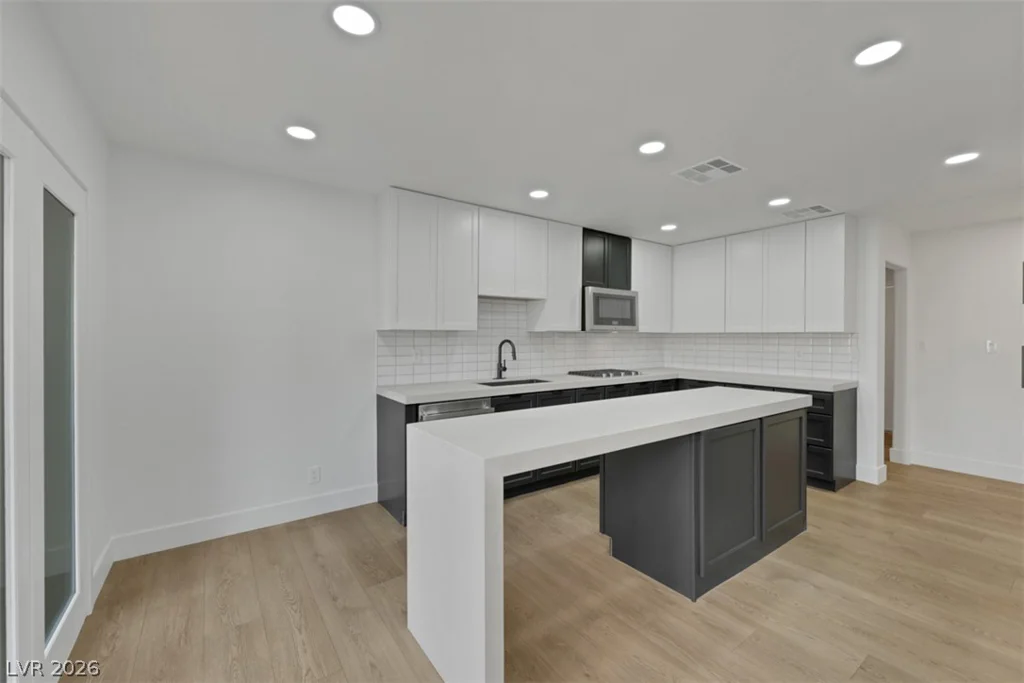 7132 Mission Hills, Las Vegas, NV 89113