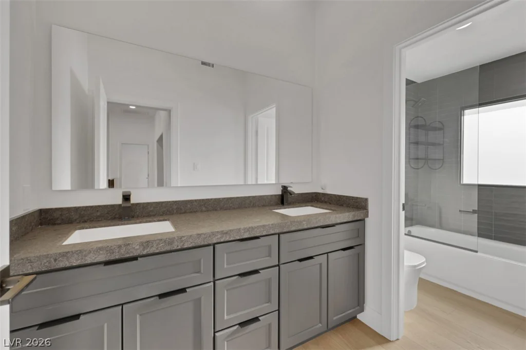 7132 Mission Hills, Las Vegas, NV 89113