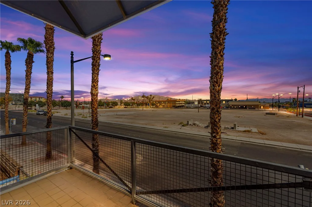 1190 Carson, Las Vegas, NV 89101