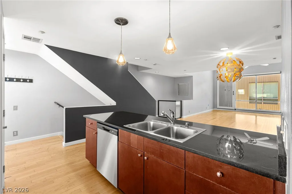 1190 Carson, Las Vegas, NV 89101