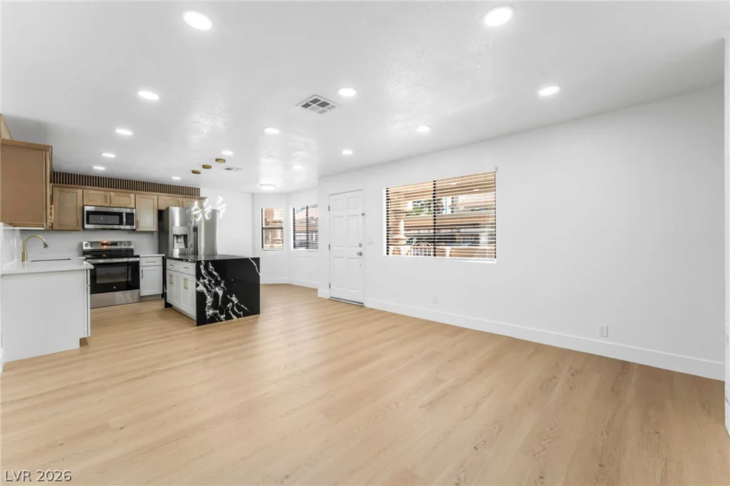 1017 Falconhead, Las Vegas, NV 89128
