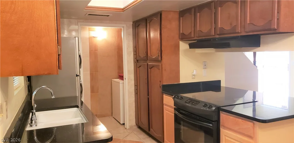5156 Gray, Las Vegas, NV 89119