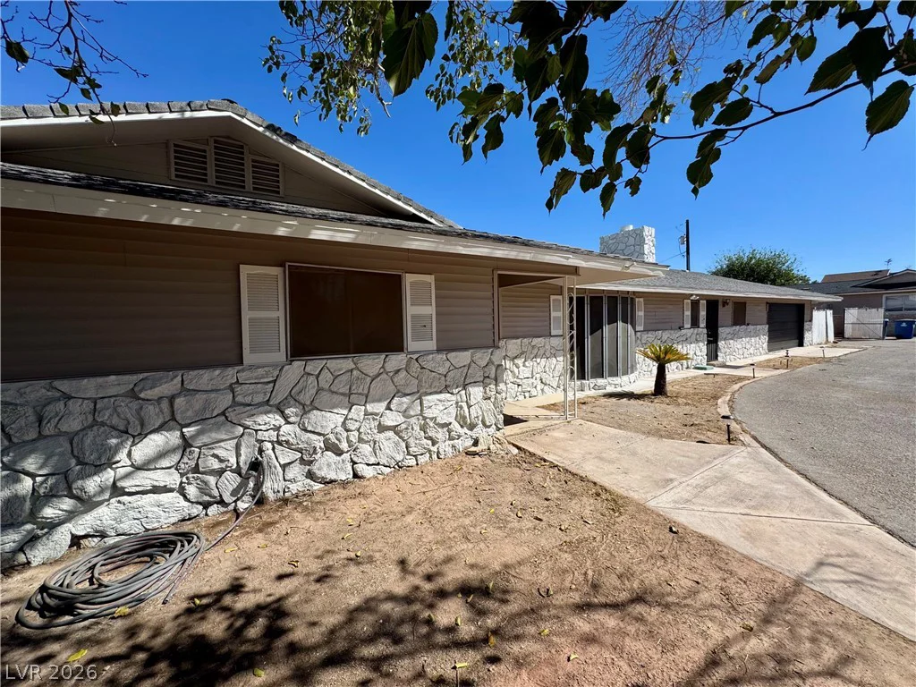 6930 Valley View, Las Vegas, NV 89118