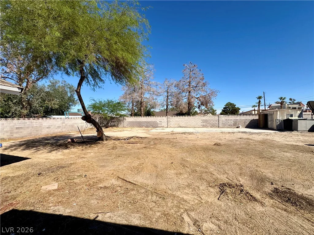 6930 Valley View, Las Vegas, NV 89118