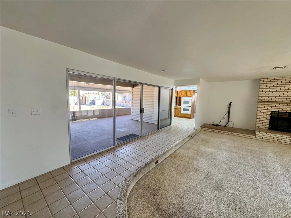 6930 Valley View, Las Vegas, NV 89118