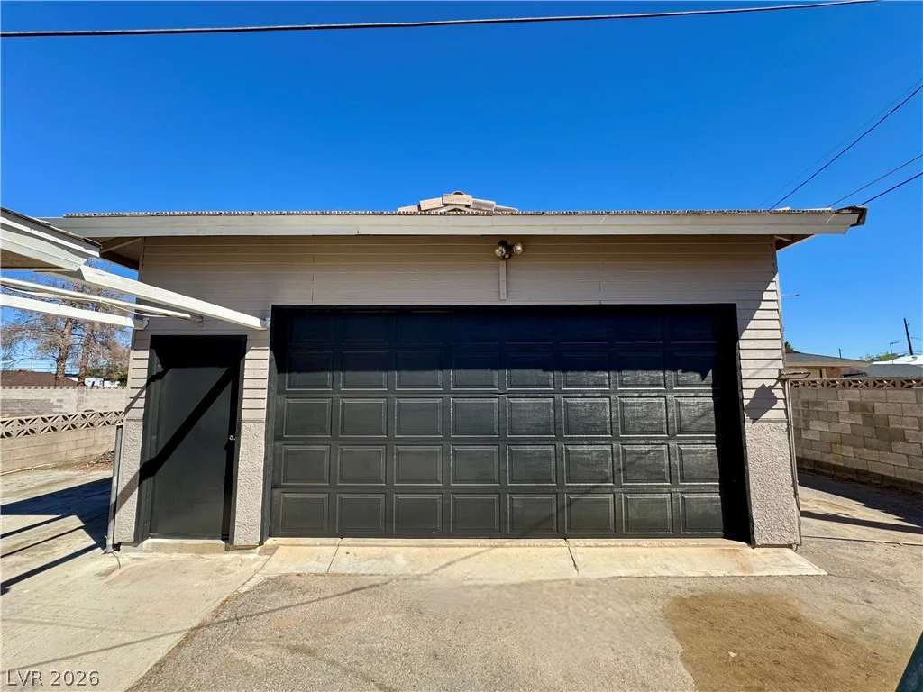 6930 Valley View, Las Vegas, NV 89118