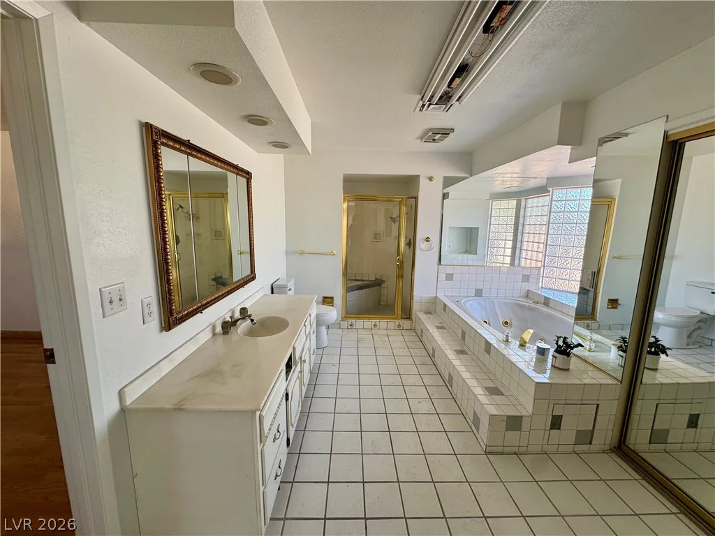 6930 Valley View, Las Vegas, NV 89118