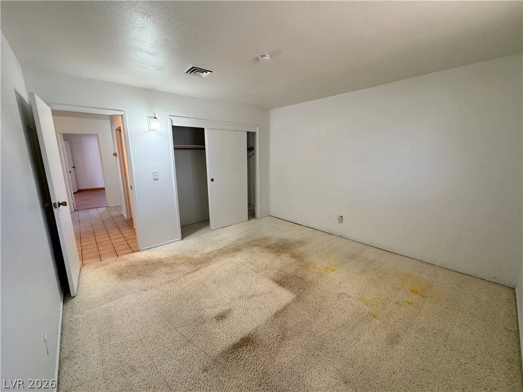 6930 Valley View, Las Vegas, NV 89118