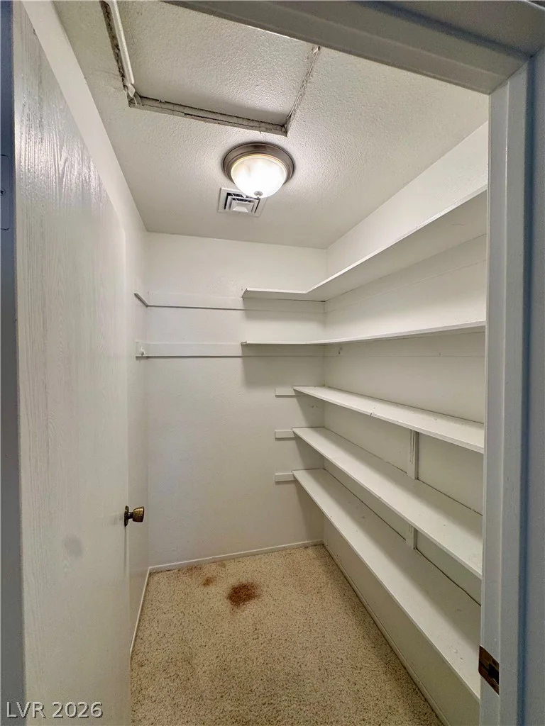 6930 Valley View, Las Vegas, NV 89118