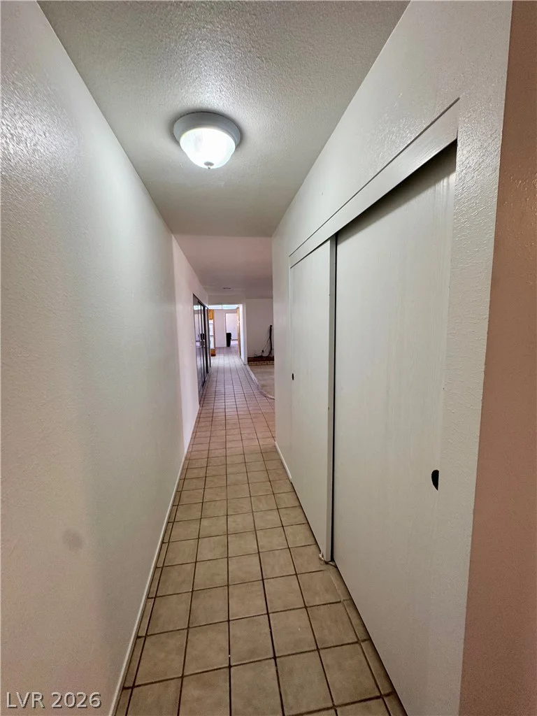 6930 Valley View, Las Vegas, NV 89118