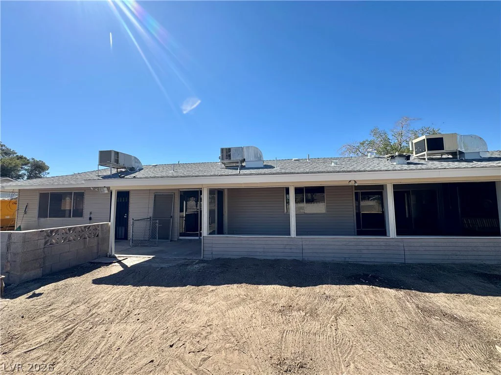 6930 Valley View, Las Vegas, NV 89118