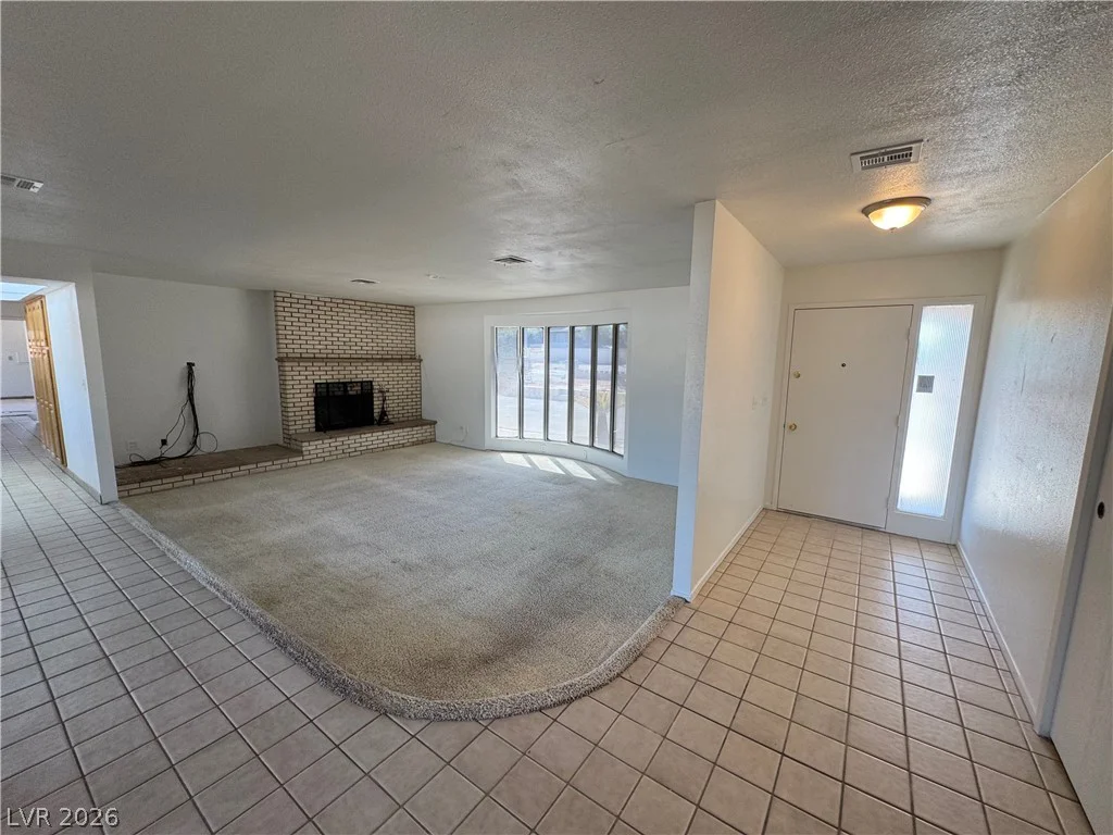 6930 Valley View, Las Vegas, NV 89118