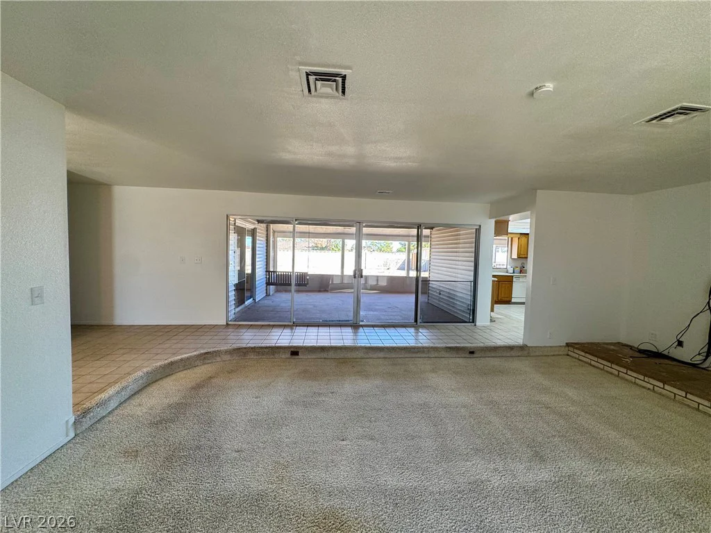 6930 Valley View, Las Vegas, NV 89118