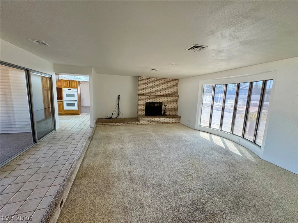 6930 Valley View, Las Vegas, NV 89118