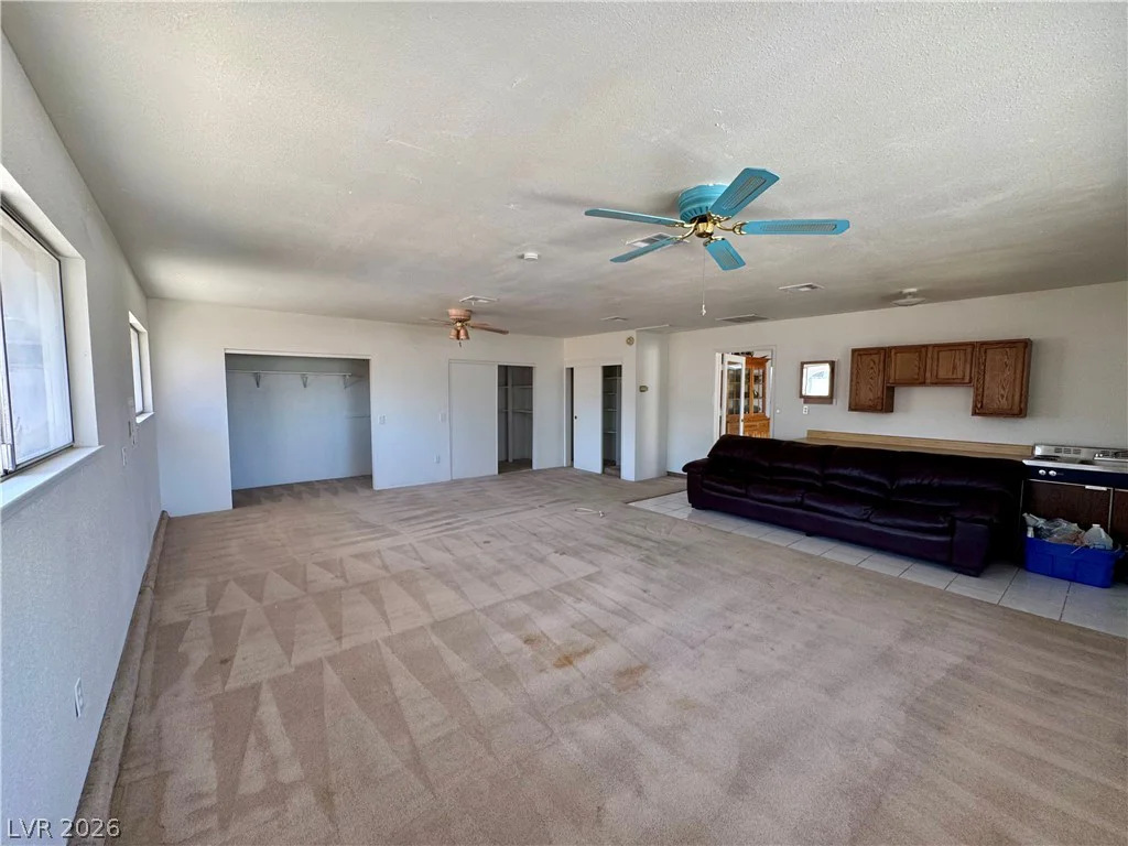 6930 Valley View, Las Vegas, NV 89118