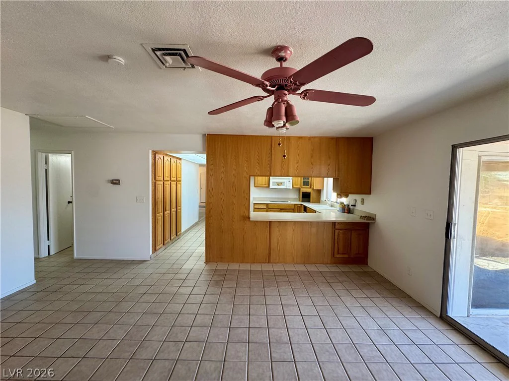 6930 Valley View, Las Vegas, NV 89118