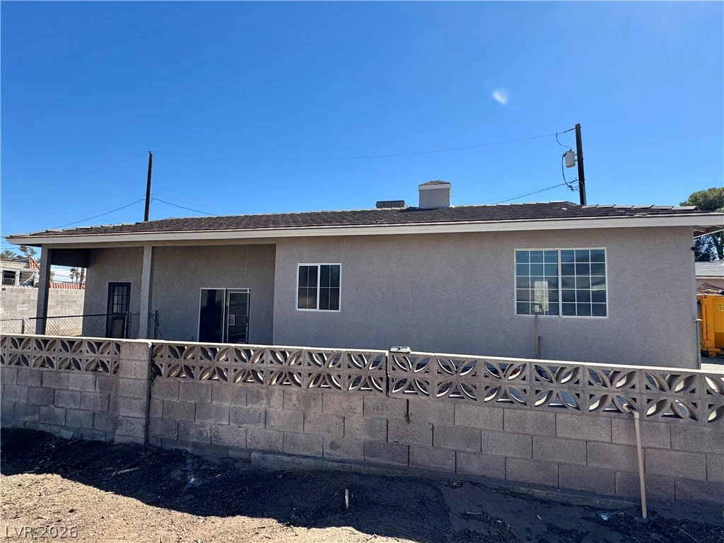 6930 Valley View, Las Vegas, NV 89118