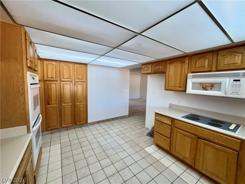 6930 Valley View, Las Vegas, NV 89118