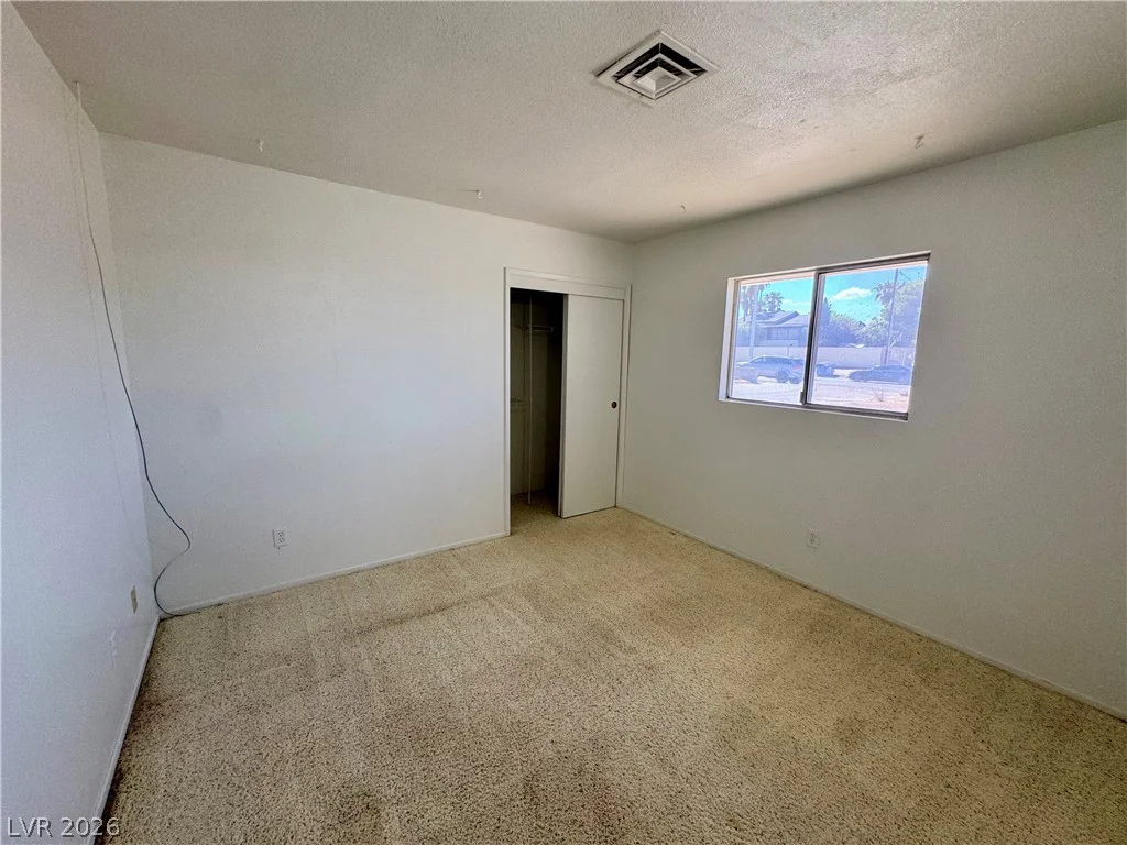 6930 Valley View, Las Vegas, NV 89118