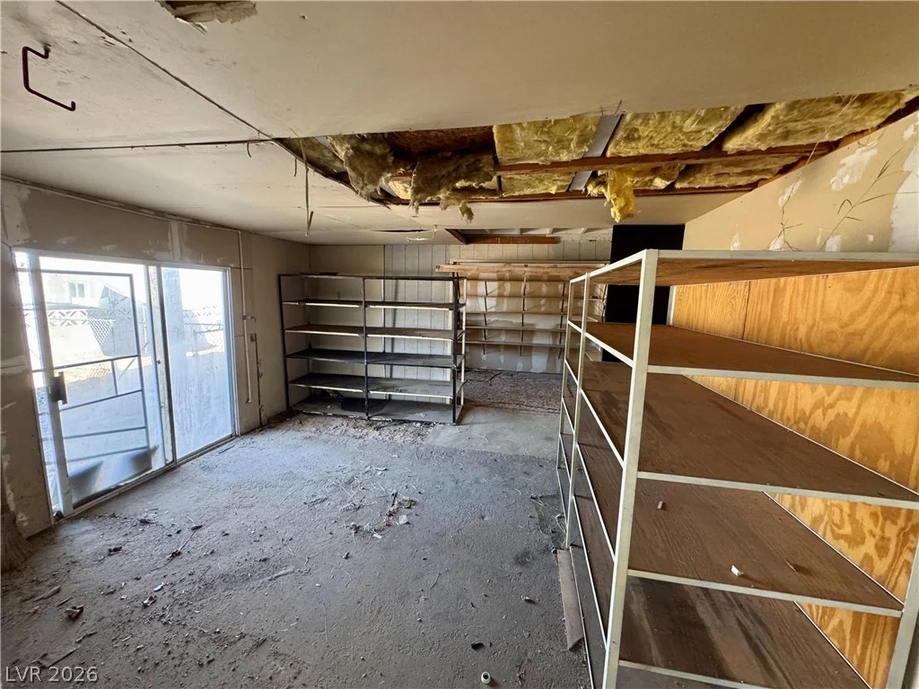6930 Valley View, Las Vegas, NV 89118