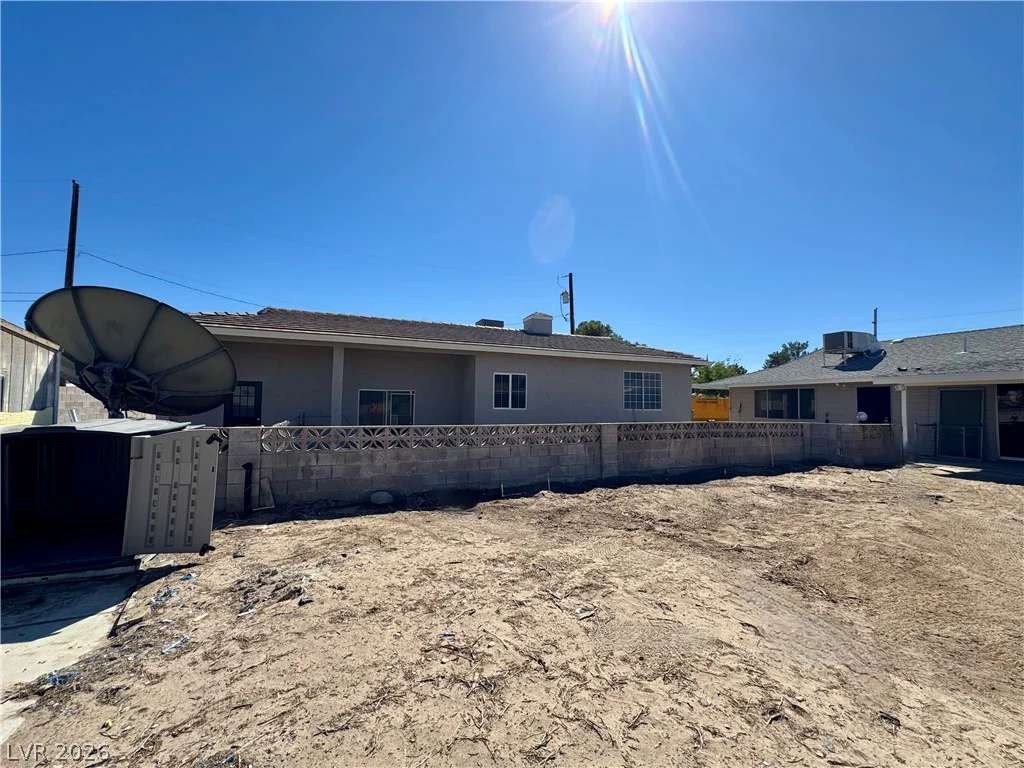 6930 Valley View, Las Vegas, NV 89118