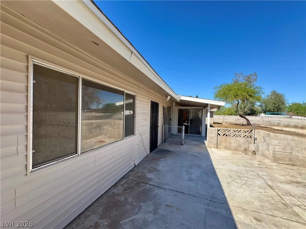 6930 Valley View, Las Vegas, NV 89118