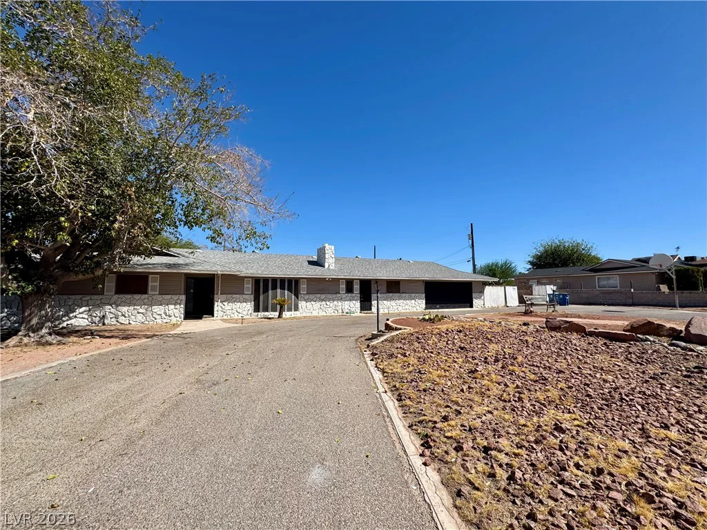 6930 Valley View, Las Vegas, NV 89118